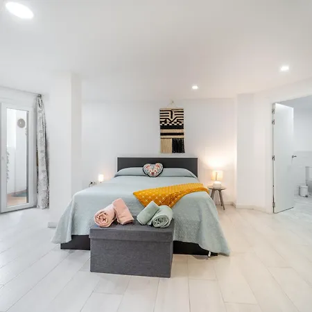 A Terrace With Sea View, 2 Bedrooms In Appartement Benalmádena