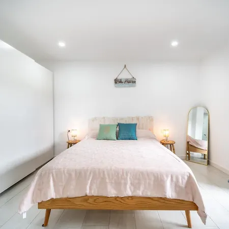 Appartement A Terrace With Sea View, 2 Bedrooms In