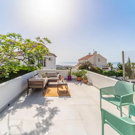 A Terrace With Sea View, 2 Bedrooms In Appartement